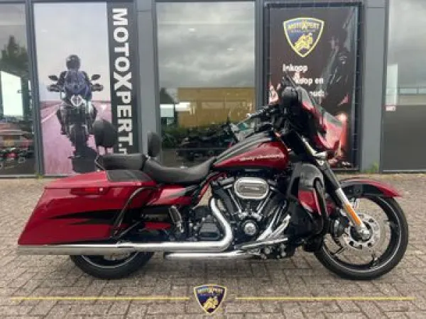 2017 Harley-Davidson Street Glide CVO - €22,990 (1/1)