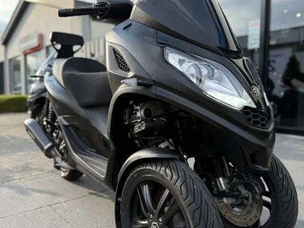 2023 Piaggio MP3 300 - €6,999 (1/1)