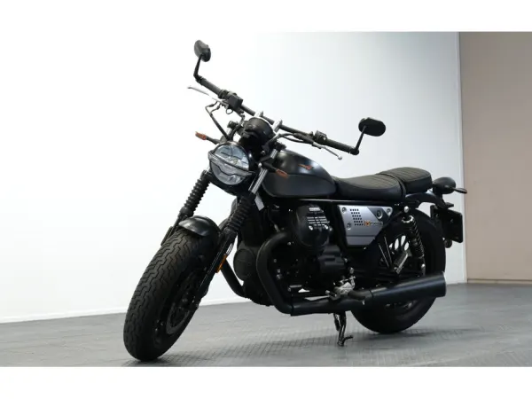 2023 Moto Guzzi V9 Bobber - € 9.888 (1/1)