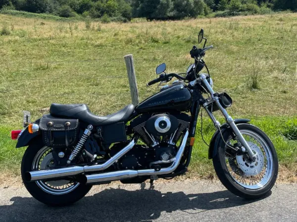 1999 Harley-Davidson Super Glide - €8,500 · Bidding (1/1)