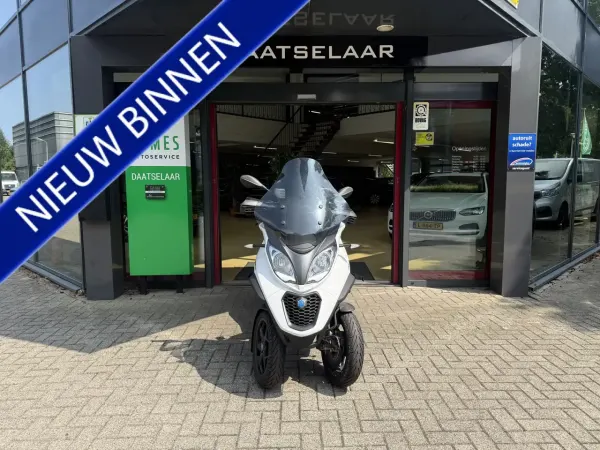 2022 Piaggio MP3 400 - € 7.944 · Bieden (1/1)