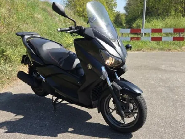 2016 Yamaha X Max 250 - €2,999 (1/1)
