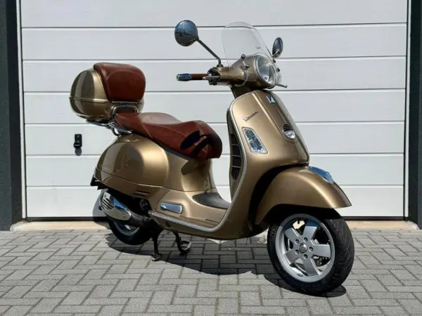 2011 Vespa GTS 250 i.e. | 2011 | 1e Eigenaar - € 2.795 · Bieden (1/1)