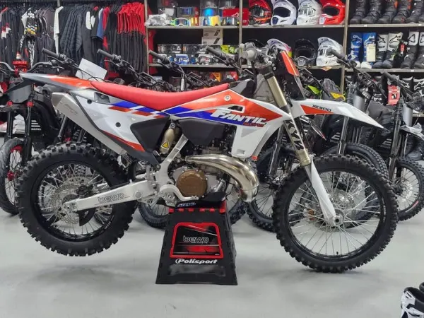 2025 Fantic XE 300 2026 (Yamaha YZ WR Enduro 250) - € 12.790 · Bieden (1/1)