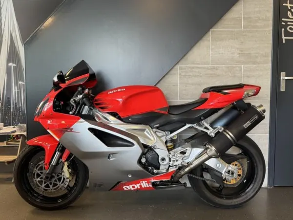 2004 Aprilia RSV 1000 R - €3,750 (1/1)