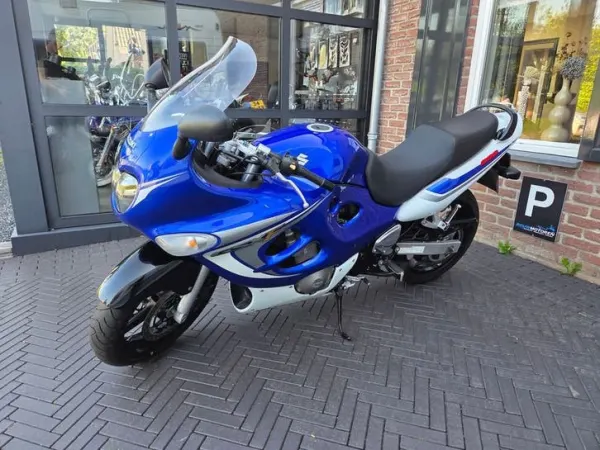 Bouwjaar onbekend Suzuki GSX 600 - € 2.350 · Bieden (1/1)