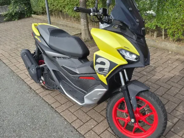 2023 Aprilia SR GT 125 - € 2.100 (1/1)