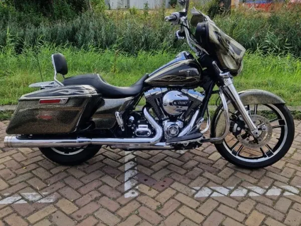 2016 Harley-Davidson Street Glide - € 15.950 · Bieden (1/1)