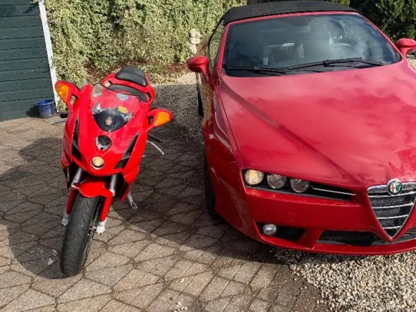 2005 Ducati 999 2005 Testastretta Superbike 32500 km - €4,999 · Bidding (1/1)