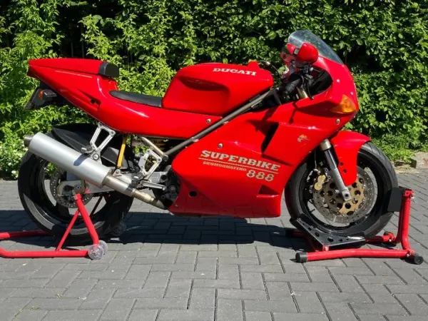 1993 Ducati 888 Strada - €8,500 · Bidding (1/1)