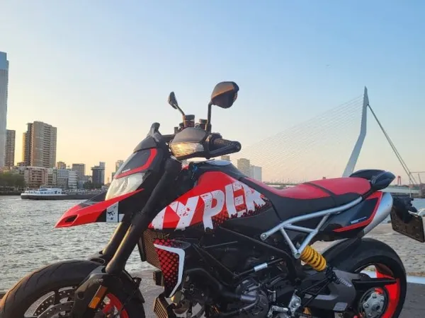 2022 Ducati Hypermotard RVE-14.995,-INCL BTW - € 14.995 · Bieden (1/1)
