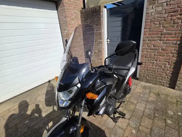 2023 Honda CB 125 - € 2.000 (1/1)