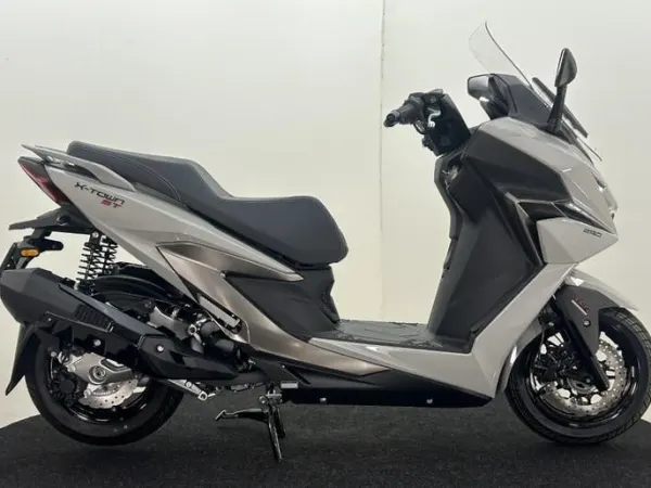 2026 Kymco Motorscooters 125cc E5 en E5+ , 250cc E5+ Super Zuinig - Prijs op aanvraag (1/1)