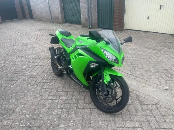 2015 Kawasaki Ninja 300 - € 4.500 (1/1)