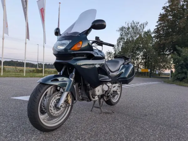 2001 Honda Deauville NT650V - €1,300 · Bidding (1/1)