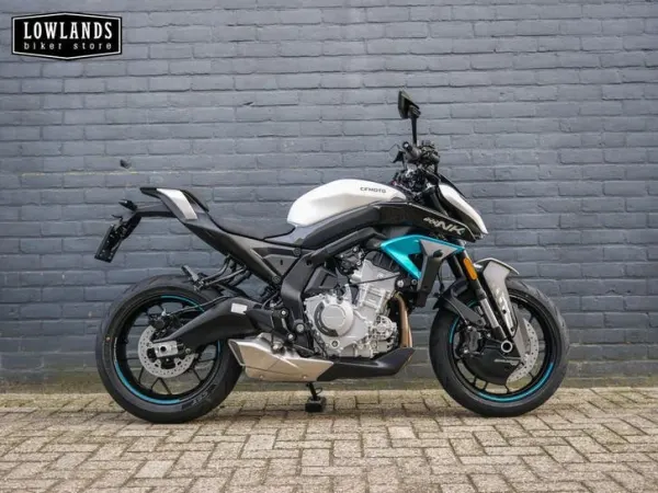 2025 Cfmoto 675 NK (bj 2026) - €7,999 · Bidding (1/1)