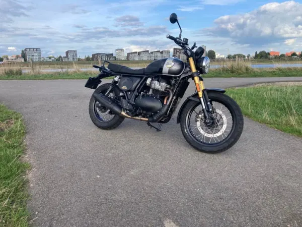 2025 Royal Enfield Interceptor 650 - €7,300 · Bidding (1/1)