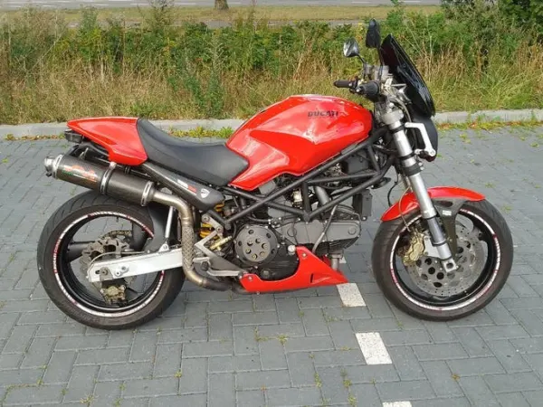 2004 Ducati Monster 900 - €3,275 · Bidding (1/1)