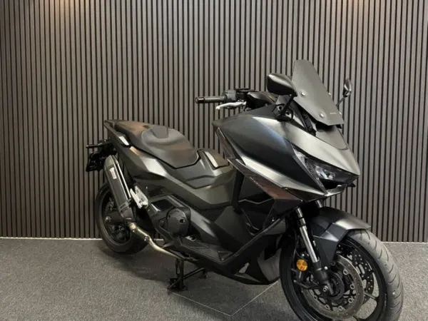 2025 Honda Forza 750 ABS-Mivv-Black ON BLACK-2025-8000KM-CARPLAY - € 14.000 (1/1)