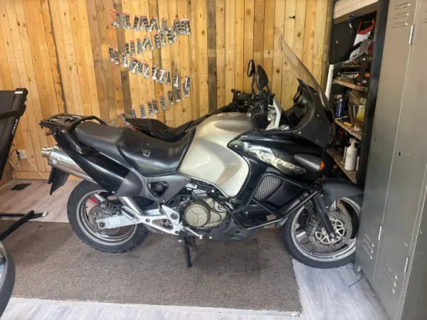 Bouwjaar onbekend Honda Varadero - € 1.200 · Bieden (1/1)