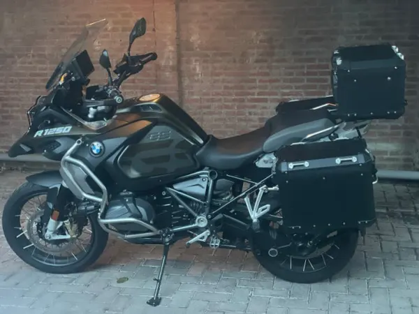 Bouwjaar onbekend BMW R 1250 GS Adventure Exclusive met Carplay Navigatie - € 19.750 · Bieden (1/1)