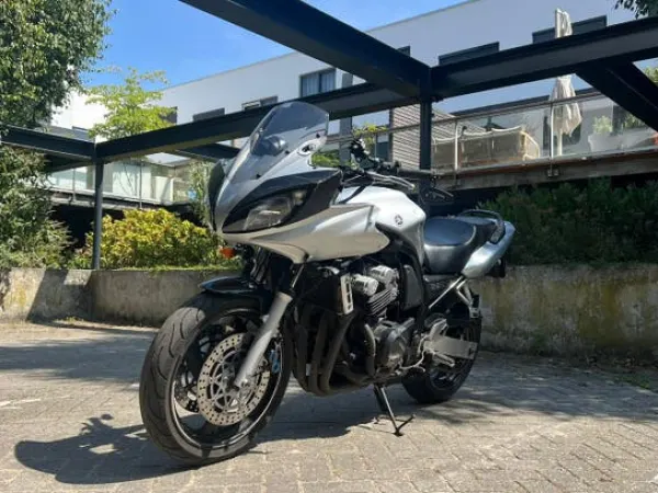 2003 Yamaha Motoren - €2,500 · Bidding (1/1)