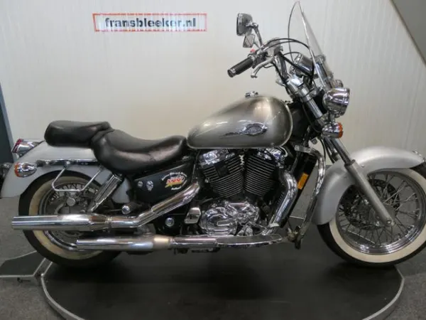 1997 Honda VT 1100 - €2,750 (1/1)