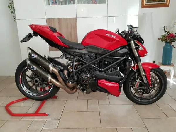 2013 Ducati Streetfighter - €10,500 · Bidding (1/1)