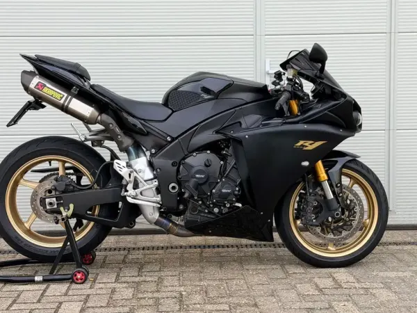2015 Yamaha YZF-R1 - €9,900 (1/1)