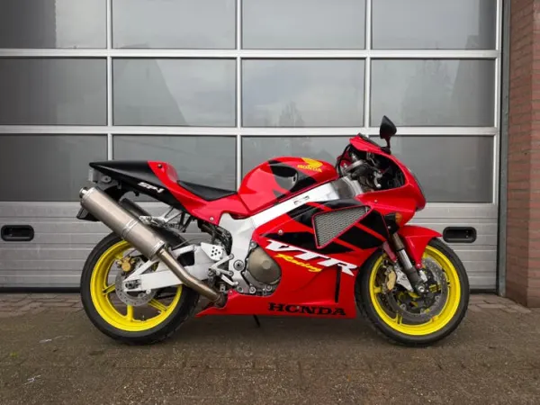 2000 Honda VTR SP1 - €7,900 · Bidding (1/1)