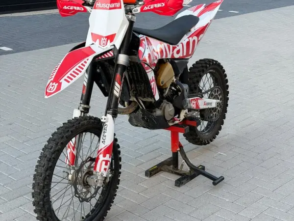2015 Husqvarna 450cc Injectie uit 2015 450cc Akrapovic - € 2.950 (1/1)