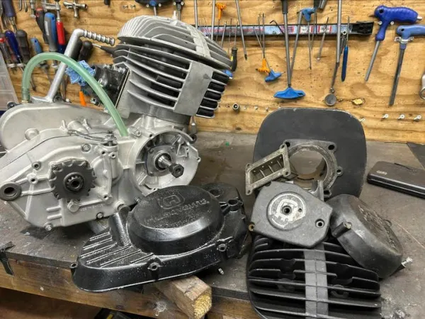 1981 Husqvarna cr 250 1982 - € 2.200 · Bieden (1/1)