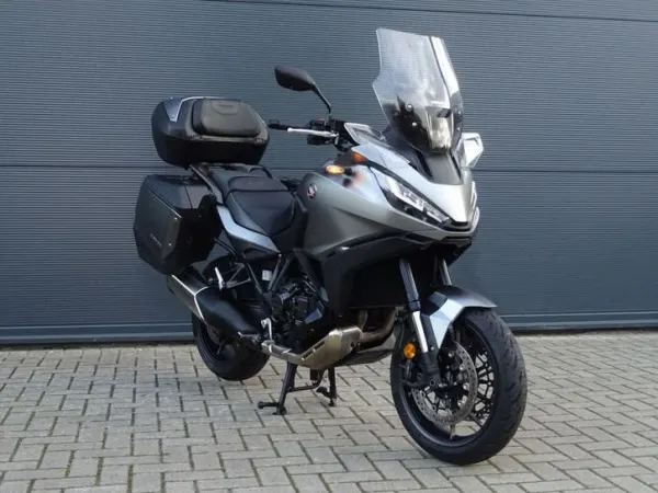 Bouwjaar onbekend Honda NT 1100 - € 11.949 · Bieden (1/1)