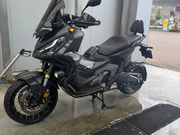 2024 Honda X-ADV - €14,950 · Bidding (1/1)