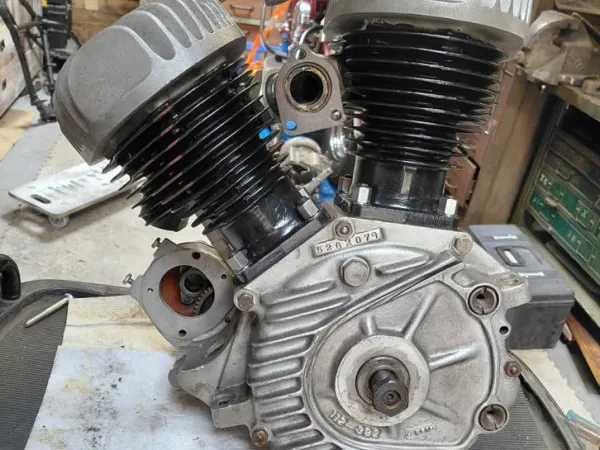 1952 Harley-Davidson Motorblok-Revisie Blok bj 1952 Service car - €3,750 · Bidding (1/1)