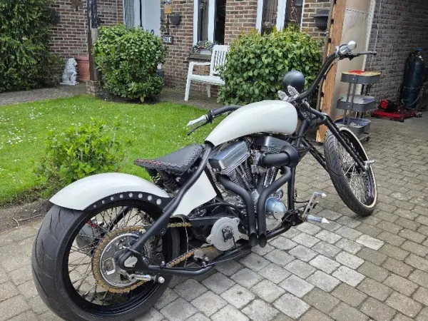2025 Harley-Davidson Unieke Custom Harley . Lowe Rider met een 1900 cc Motor - €20,750 · Bidding (1/1)