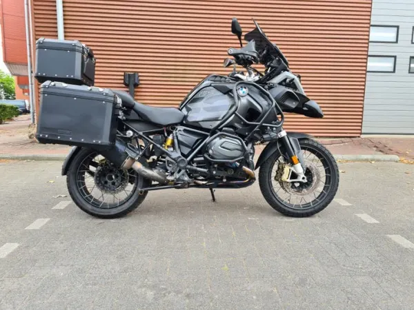 Bouwjaar onbekend BMW R1200 GS Adventure 2018 TFT Triple Black Akrapovic - € 14.999 · Bieden (1/1)