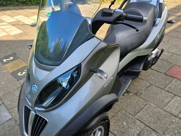 2014 Piaggio Mp3 19700 km BJ 2014 Autorijbewijs - € 3.495 · Bieden (1/1)