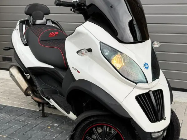 2009 Piaggio MP3 400 - €3,499 · Bidding (1/1)