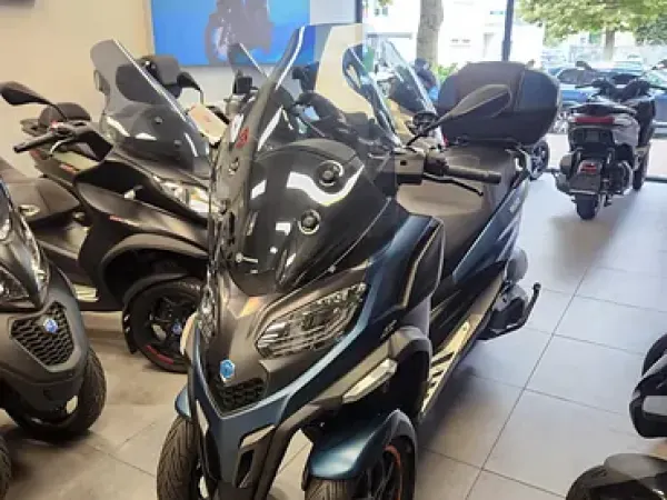 2025 Piaggio MP3 530 HPE Exclusive - € 11.900 (1/1)