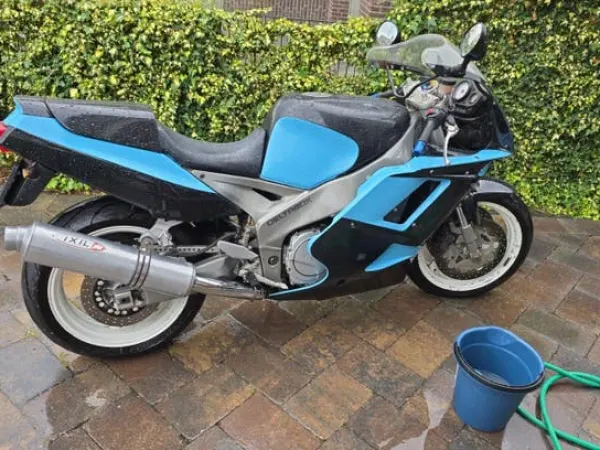 1991 Yamaha FZR 1000 - € 1.000 · Bieden (1/1)