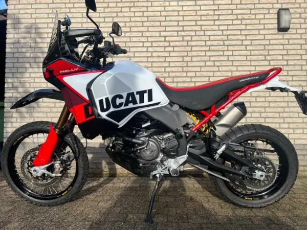 Bouwjaar onbekend Ducati Desertx Rally - € 21.950 · Bieden (1/1)