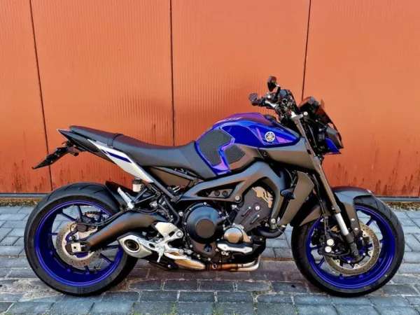 2017 Yamaha MT 09 - €7,500 · Bidding (1/1)