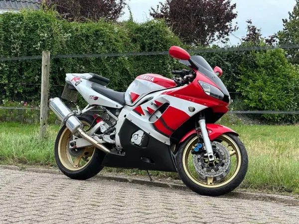 1999 Yamaha Motoren - €1,500 · Bidding (1/1)