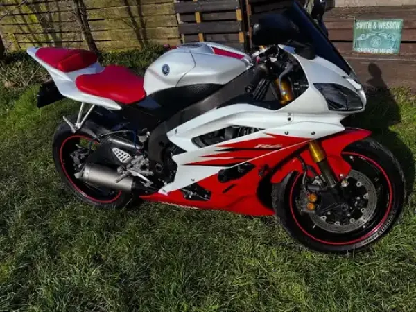2006 Yamaha YZF-R6 - €6,950 (1/1)