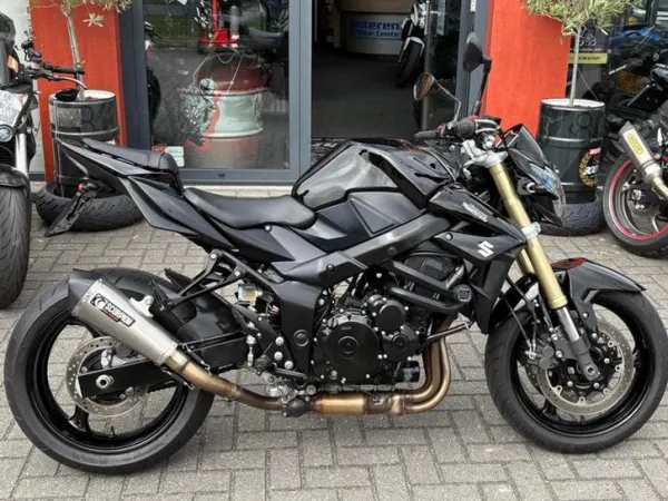 Year unknown Suzuki GSR 750 - €4,600 · Bidding (1/1)