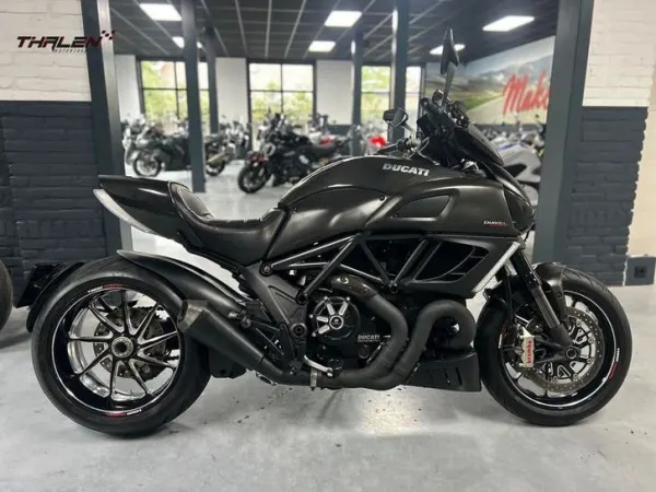 Bouwjaar onbekend Ducati Diavel Carbon ABS (bj 2012) km33700 - € 9.750 (1/1)