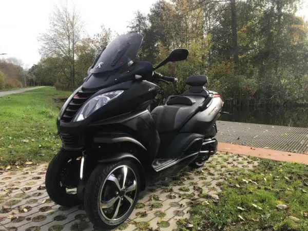 2018 Peugeot Mertropolis, 400i - € 4.000 · Bieden (1/1)