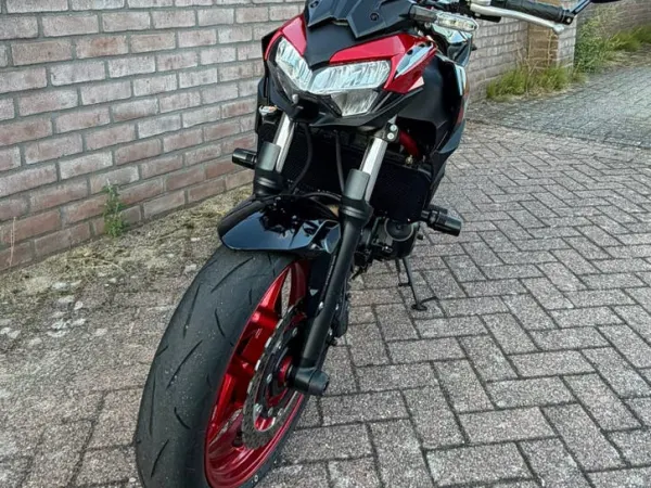 Year unknown Kawasaki Z650 35kW | 2025 | Zwart/Rood | A2 - €7,350 (1/1)