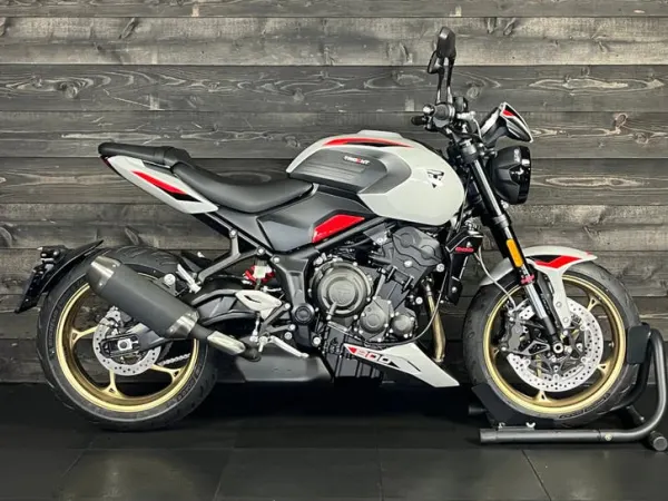 2026 Triumph Trident 800 (bj 2026) - €11,345 (1/1)